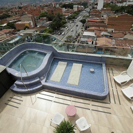 Hotel 33 Conquest เมเดยิน ภายนอก รูปภาพ